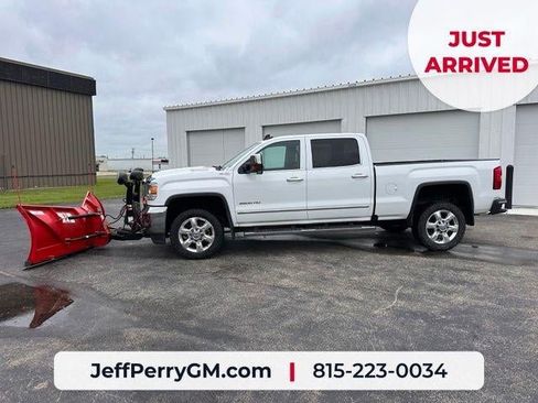 Used 2018 GMC Sierra 2500 SLT w/ Duramax Plus Package AWD/4WD image 3