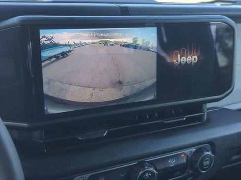 Used 2025 Jeep Wrangler Unlimited Sport AWD/4WD image 18