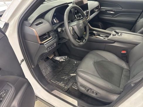 Used 2025 Toyota Grand Highlander AWD Hybrid image 15