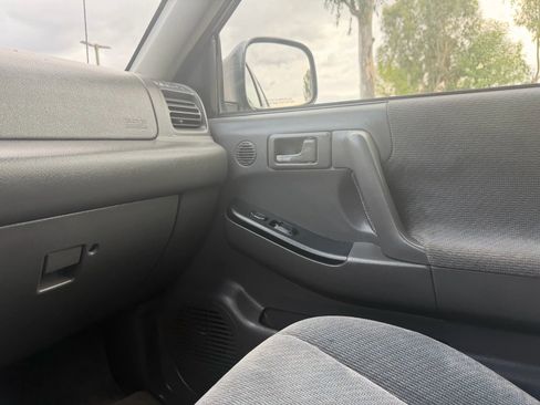 Used 2001 Honda Passport EX image 27