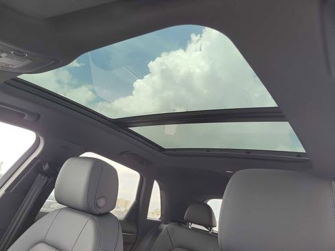 New 2025 Audi Q3 2.0T Premium image 18