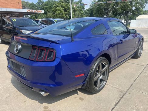 Used 2013 Ford Mustang GT RWD image 8