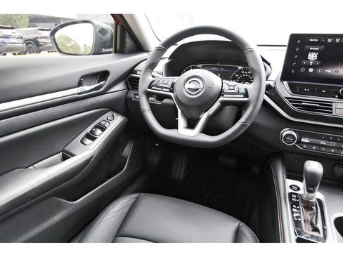 Used 2026 Nissan Altima 2.5 SR w/ SR Premium Package image 8