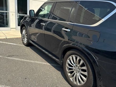 Used 2017 INFINITI QX80 4WD w/ Driver Assistance Package image 6