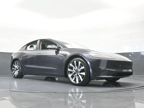 Used 2025 Tesla Model 3 Long Range RWD image 30