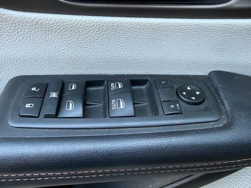 Certified 2019 Chrysler Pacifica Touring-L FWD image 25
