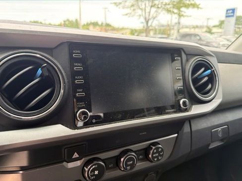 Used 2020 Toyota Tacoma SR5 w/ SR5 Appearance Package (SM) RWD image 15