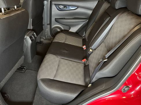 Used 2018 Nissan Rogue Sport SV AWD/4WD image 20