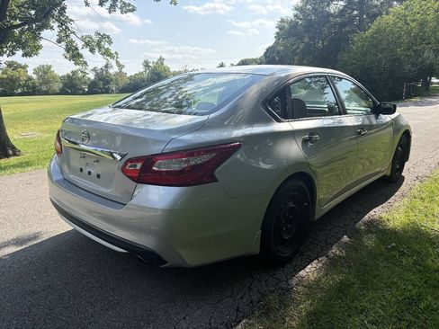 Used 2017 Nissan Altima 2.5 S w/ Power Driver Seat Package FWD image 11
