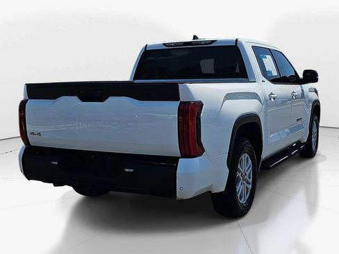 Used 2022 Toyota Tundra SR5 w/ SR5 Premium Package AWD/4WD image 6