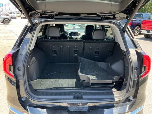 Used 2023 GMC Terrain SLT w/ Tech Package AWD/4WD image 17