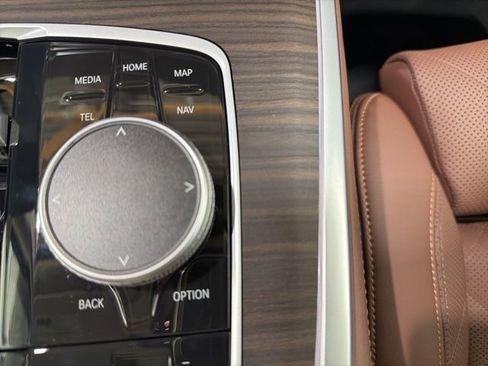 Used 2026 BMW X7 xDrive40i w/ Premium Package image 43