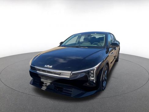 Used 2025 Kia K4 LXS image 7