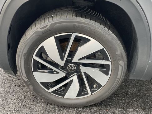 Used 2024 Volkswagen Atlas SEL image 6