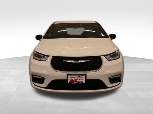 Used 2025 Chrysler Pacifica Select FWD image 6