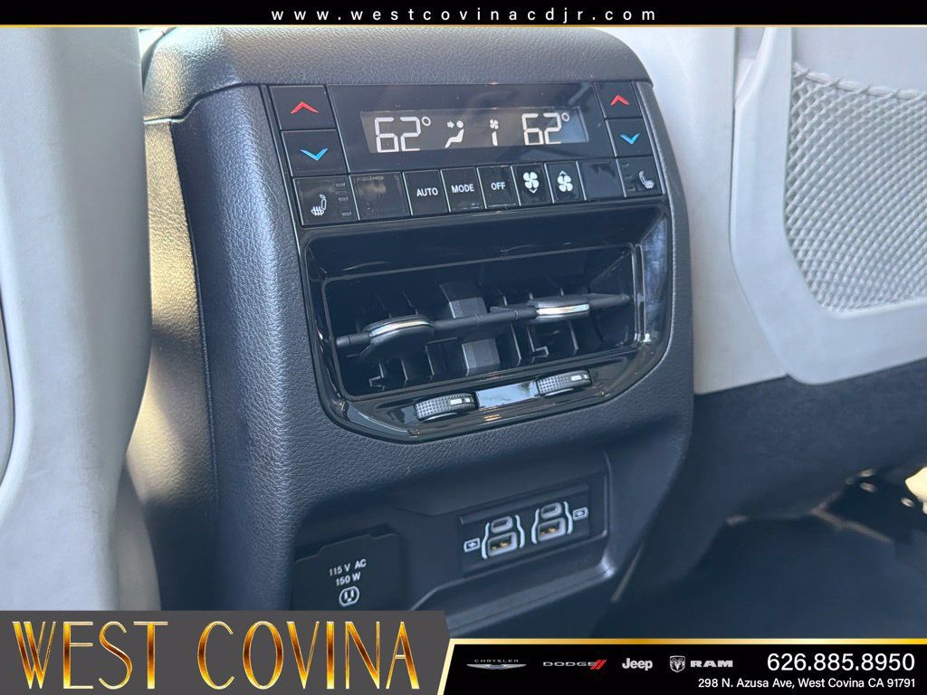 Used 2022 Jeep Grand Cherokee Summit w/ Advanced Protech Group IV AWD/4WD image 37