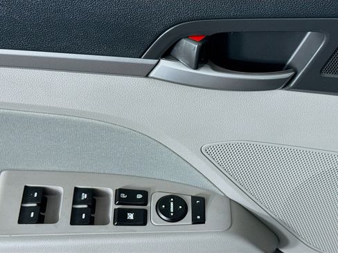Used 2018 Hyundai Elantra Value Edition image 23