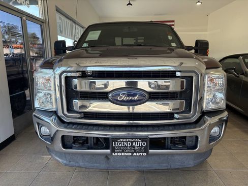 Used 2015 Ford F250 Lariat w/ Lariat Interior Package image 2