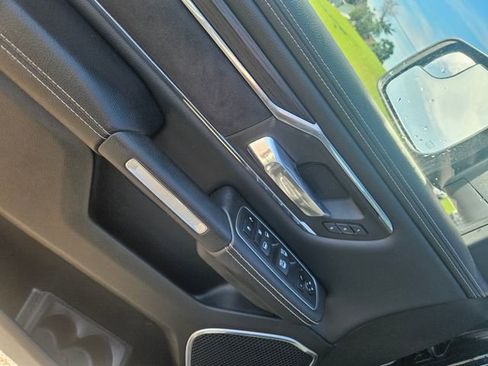 Used 2023 RAM 1500 Laramie AWD/4WD image 11