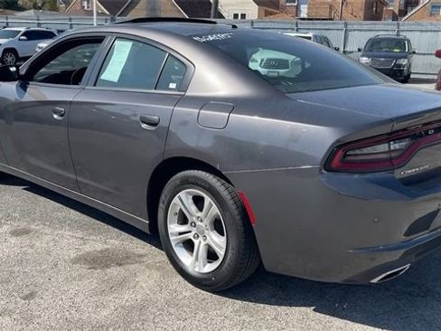 Used 2022 Dodge Charger SXT w/ Leather Interior Group image 4