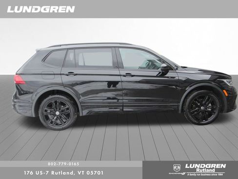 Used 2022 Volkswagen Tiguan SE R-Line image 2