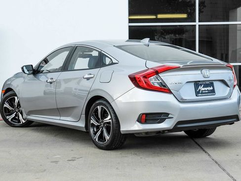 Used 2017 Honda Civic Touring image 11