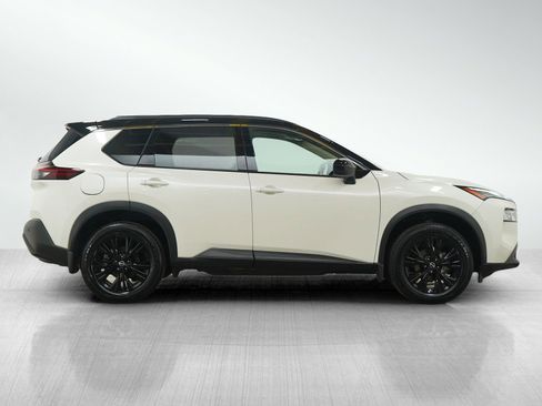 Used 2023 Nissan Rogue SV w/ SV Premium B Package image 6