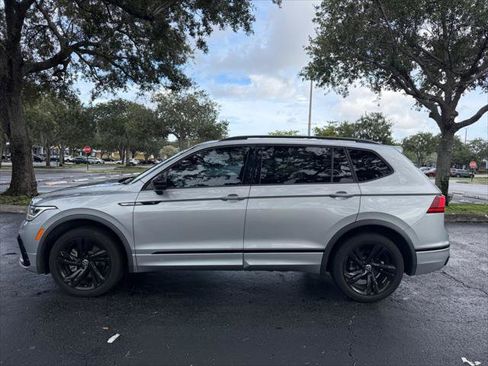 Used 2023 Volkswagen Tiguan SE R-Line FWD image 3