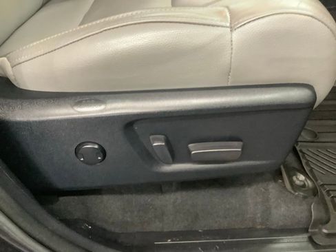 Used 2019 Toyota Tundra Limited w/ Limited Premium Package AWD/4WD image 25