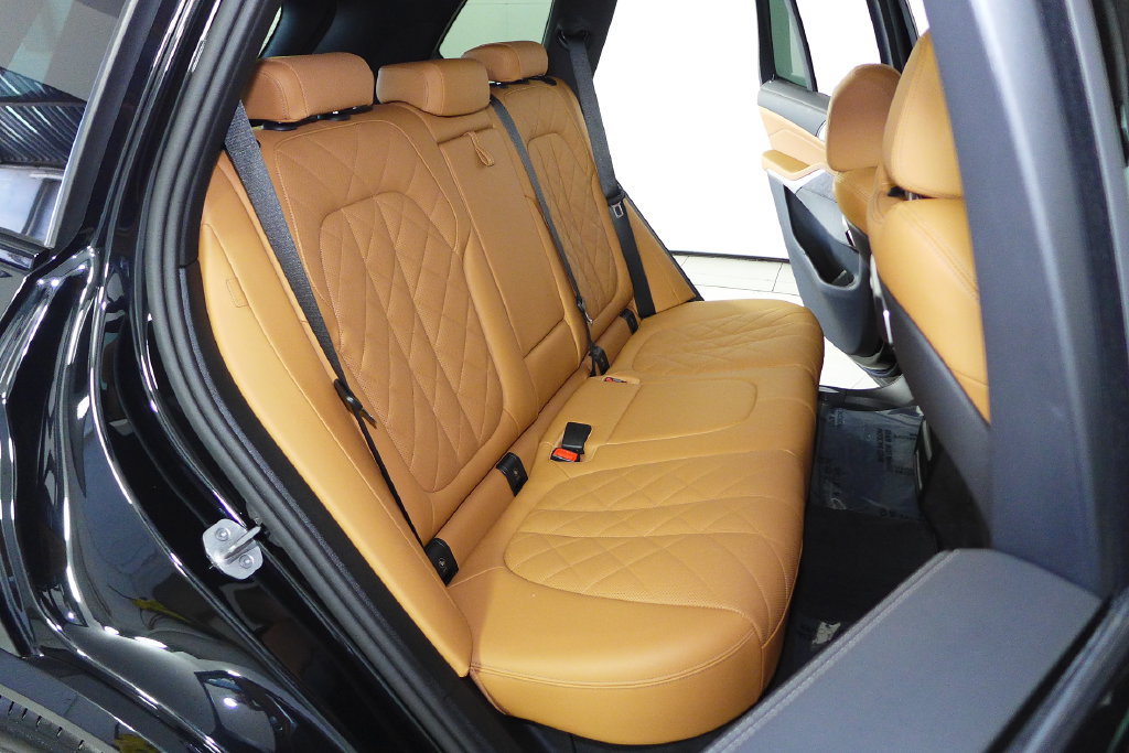 Certified 2025 BMW X5 sDrive40i w/ M Sport Package RWD image 20