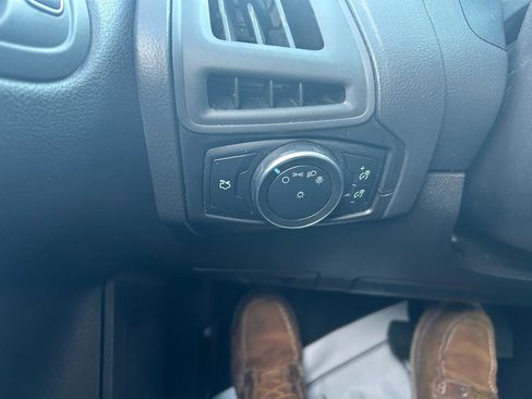 Used 2015 Ford Focus SE image 27