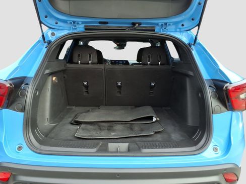 Used 2024 Chevrolet Trax RS w/ Sunroof Package image 16