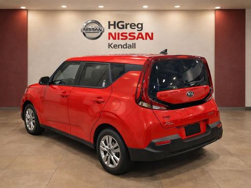 Used 2020 Kia Soul LX image 3