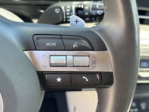 Used 2025 Hyundai Kona Limited FWD image 18