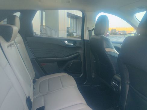 Used 2021 Ford Escape SEL w/ Technology Package image 15