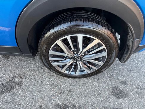 Used 2023 Nissan Kicks SV image 9