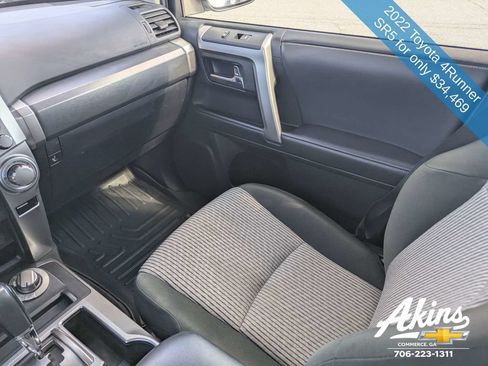 Used 2022 Toyota 4Runner SR5 AWD/4WD image 17