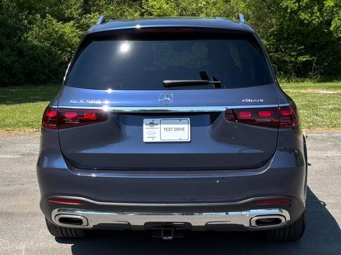 Used 2024 Mercedes-Benz GLS 580 4MATIC image 5