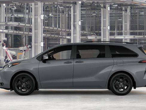 New 2026 Toyota Sienna XLE Woodland Edition image 4