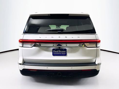 Certified 2023 Lincoln Navigator L Reserve AWD/4WD image 9