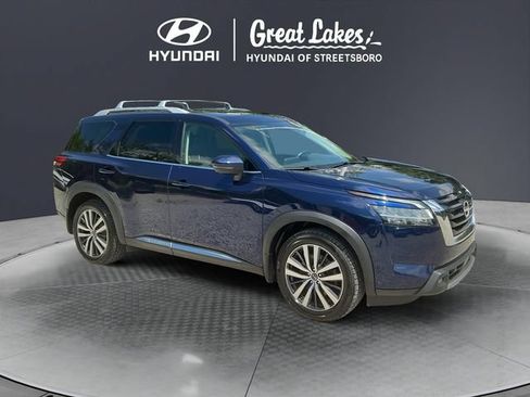 Used 2022 Nissan Pathfinder Platinum w/ Cargo Package AWD/4WD image 8