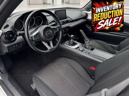 Used 2020 MAZDA MX-5 Miata Club RWD image 6