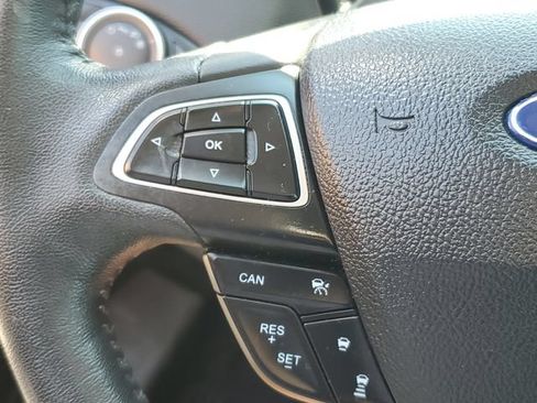 Used 2018 Ford Escape Titanium w/ Ford Safe & Smart Package FWD image 12