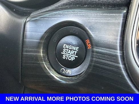 Used 2019 Jeep Grand Cherokee Laredo RWD image 26