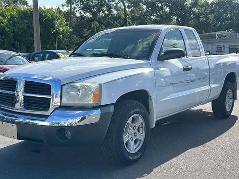 Used 2005 Dodge Dakota SLT RWD image 3