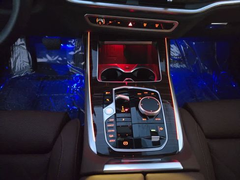 Used 2026 BMW X7 xDrive40i image 18