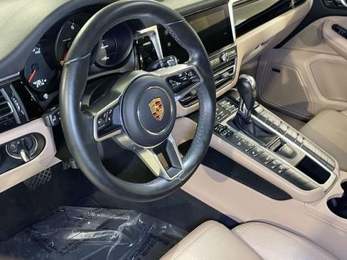 Certified 2020 Porsche Macan AWD/4WD image 4