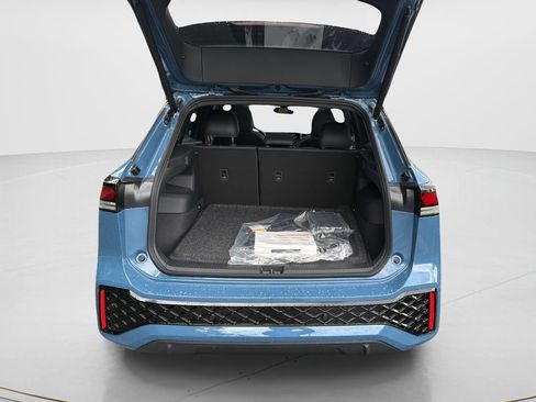 New 2026 Volkswagen Tiguan SE R-Line FWD image 10