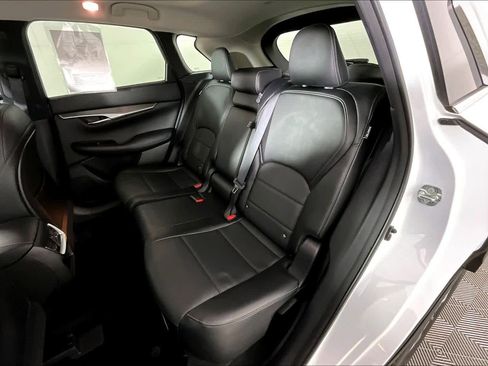 Used 2023 INFINITI QX50 Luxe image 18
