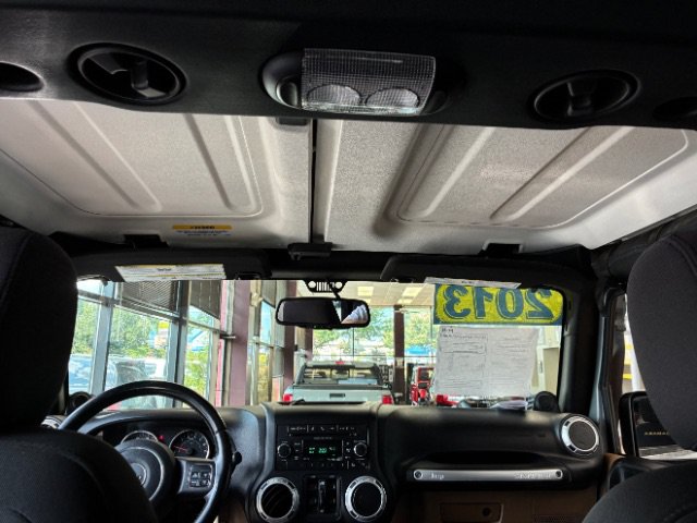 Used 2013 Jeep Wrangler Unlimited Sahara w/ Connectivity Group AWD/4WD image 31